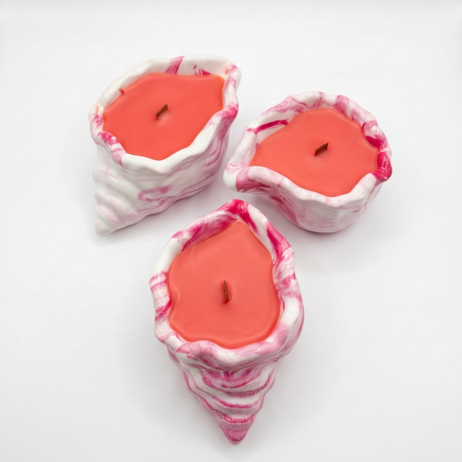 Bougie Marée Rose - Rose / Blanche / Or / Eucalyptus, Camphre