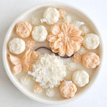 Bougie Reine des fleurs - Blanche / Orange rosé / Vanille, Coco d'Islande